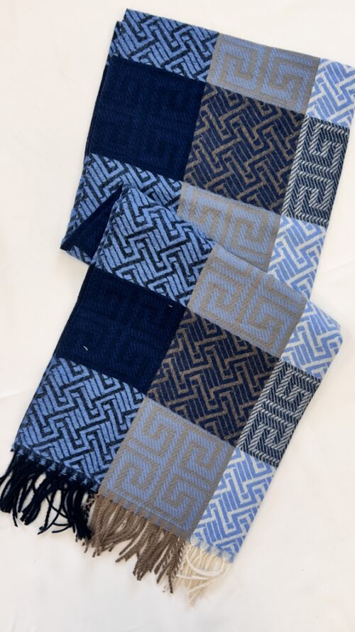 Niebieski Szal w Kratę z Frędzlami w Azteckie Wzory