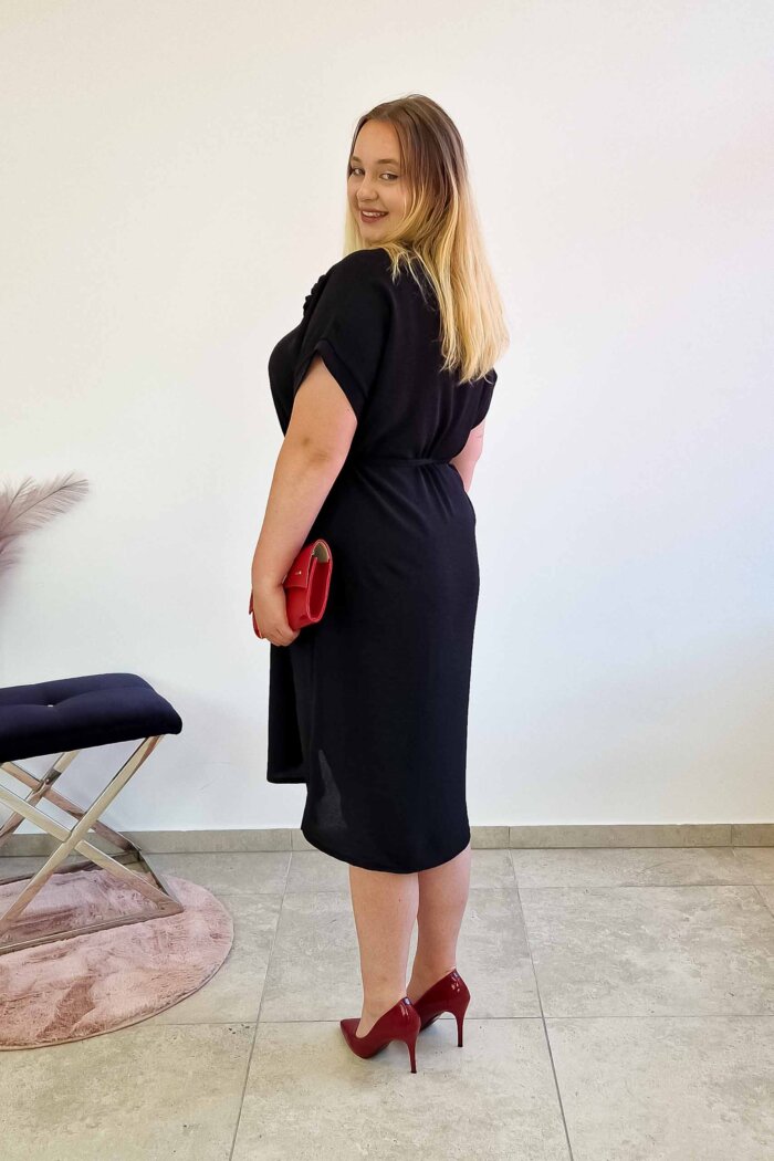 Elegancka Zwiewna Sukienka Maxi z Odpinaną Różą Czarna - obrazek 3