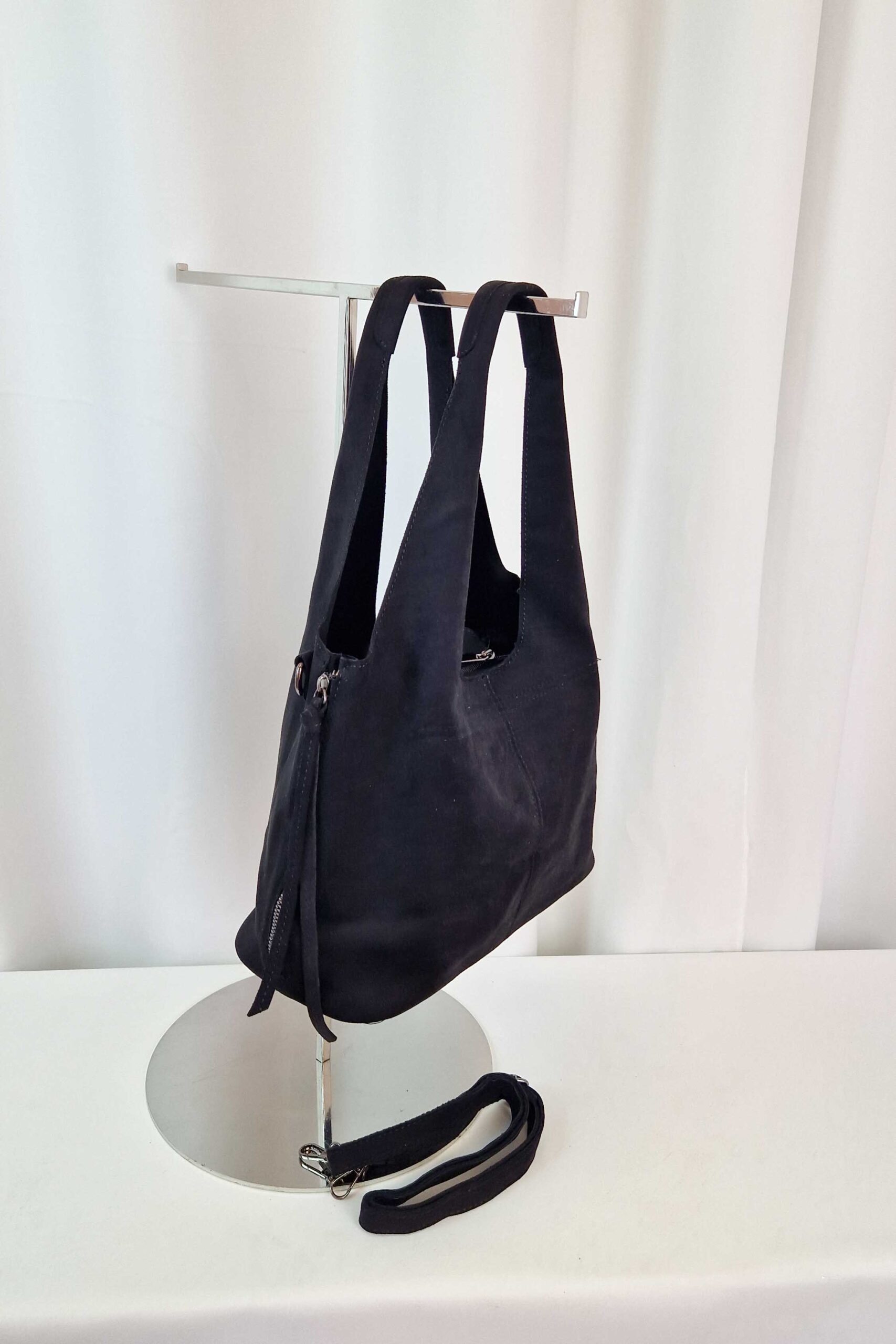 Sklep internetowy NeliNo Zamszowa Torebka Worek na Ramię Czarna - obrazek 3