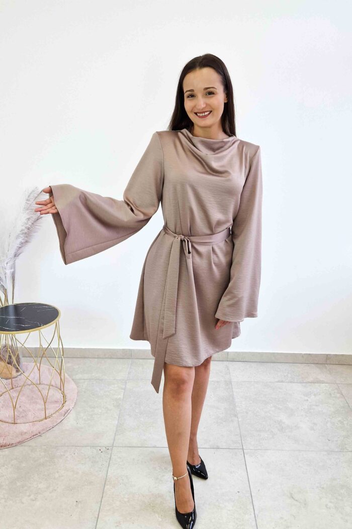 Elegancka Satynowa Sukienka Damska z Kloszowymi Rękawami Beżowa