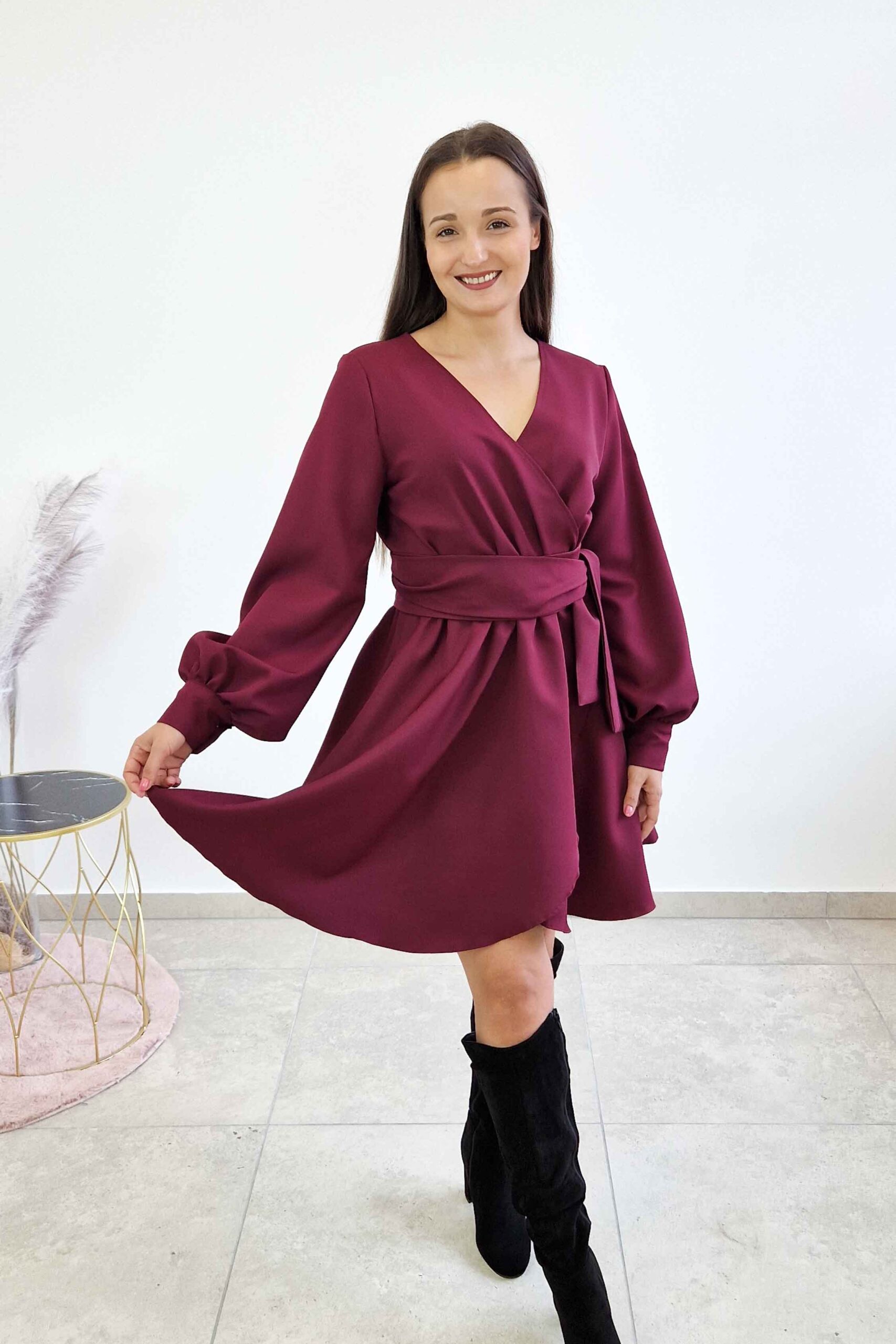 Elegancka Sukienka Damska Midi z Szarfą w Pasie Bordowa