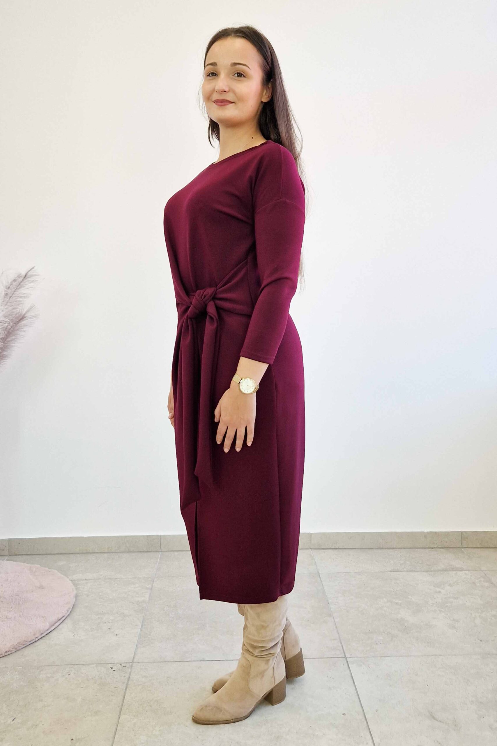 Sklep internetowy NeliNo Elegancka Sukienka Maxi Damska z Wiązaniem w Pasie Bordowa - obrazek 3