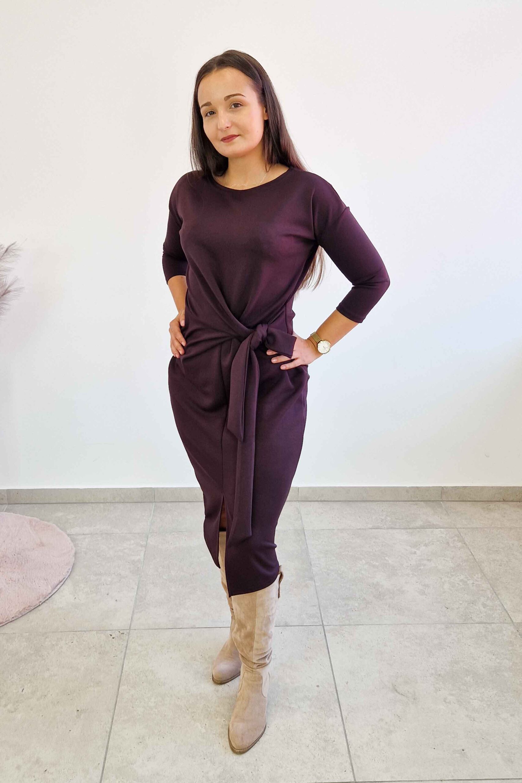 Sklep internetowy NeliNo Elegancka Sukienka Maxi Damska z Wiązaniem w Pasie Czekoladowa - obrazek 4