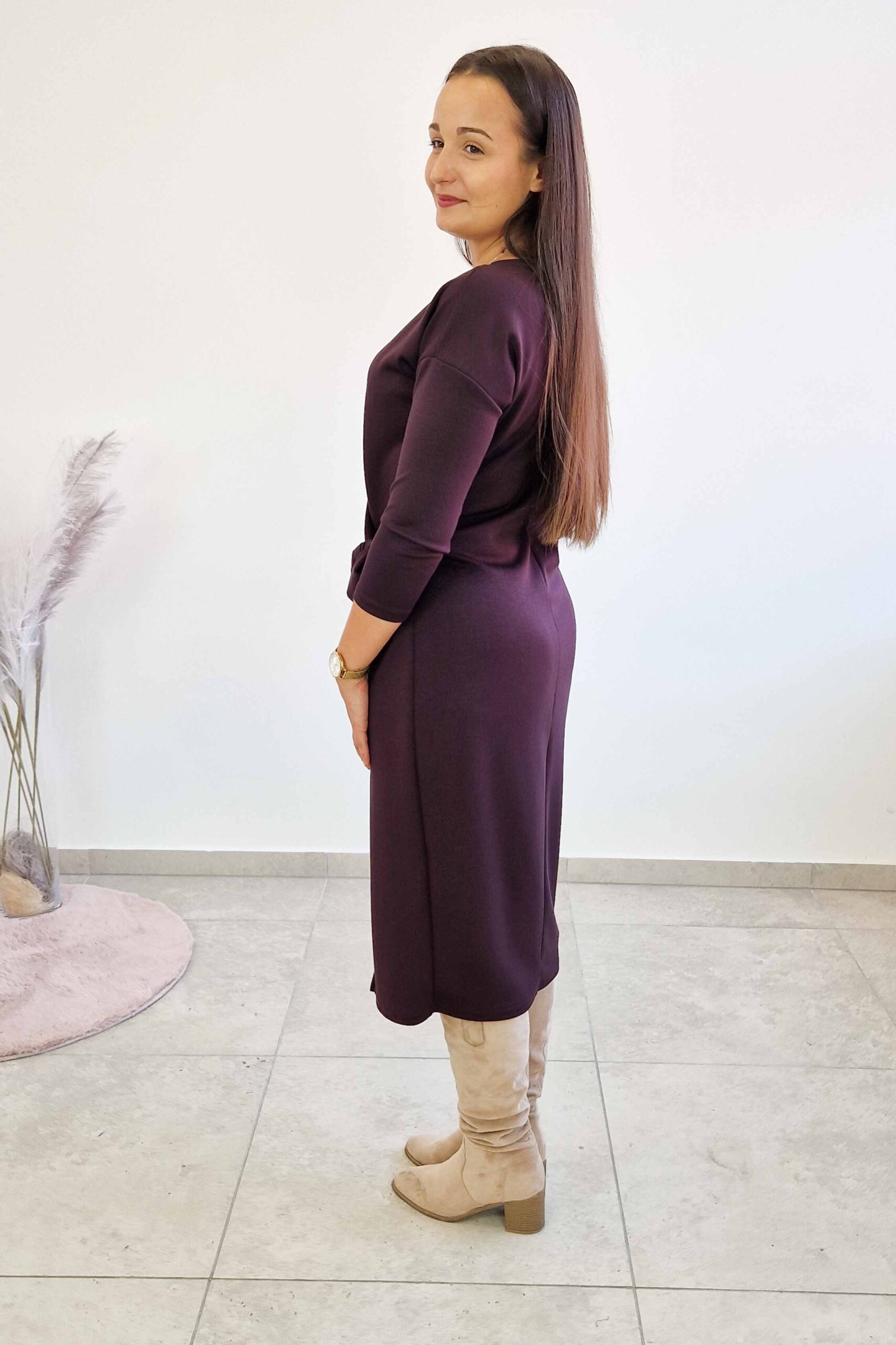 Sklep internetowy NeliNo Elegancka Sukienka Maxi Damska z Wiązaniem w Pasie Czekoladowa - obrazek 3