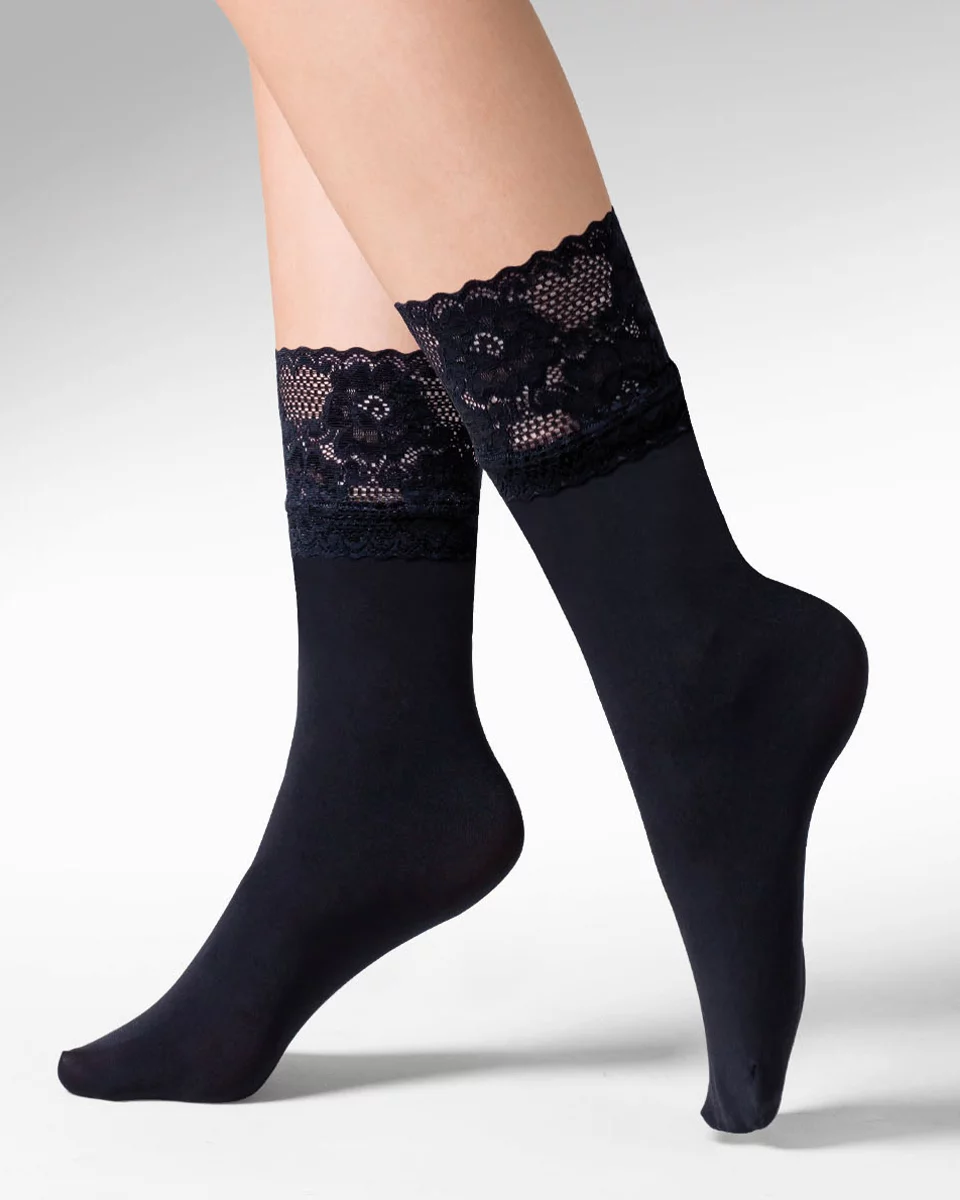 Sklep internetowy NeliNo Skarpetki Rajstopowe z Mikrofibry z Koronką Gabriella Nina Czarne