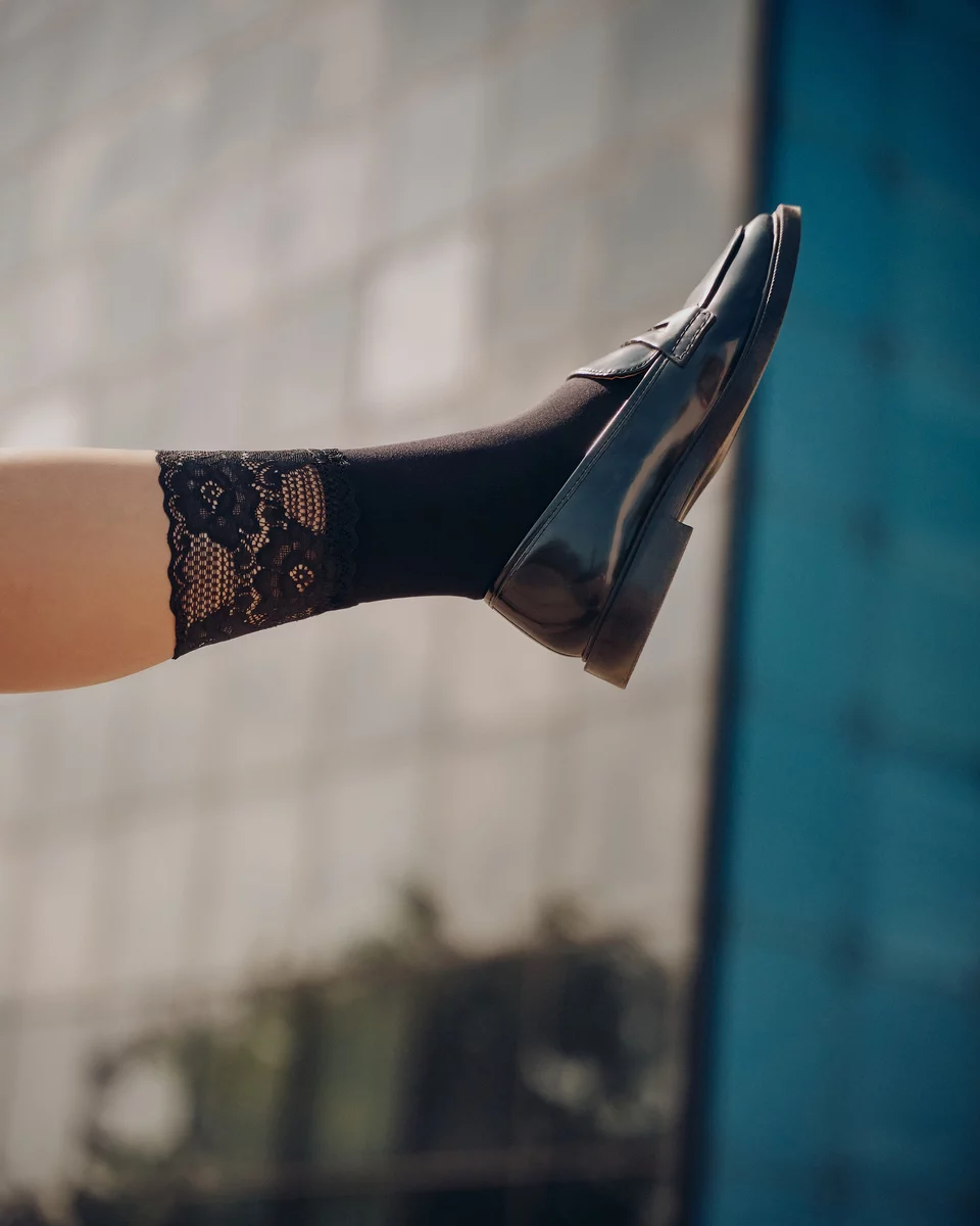 Sklep internetowy NeliNo Skarpetki Rajstopowe z Mikrofibry z Koronką Gabriella Nina Czarne - obrazek 4