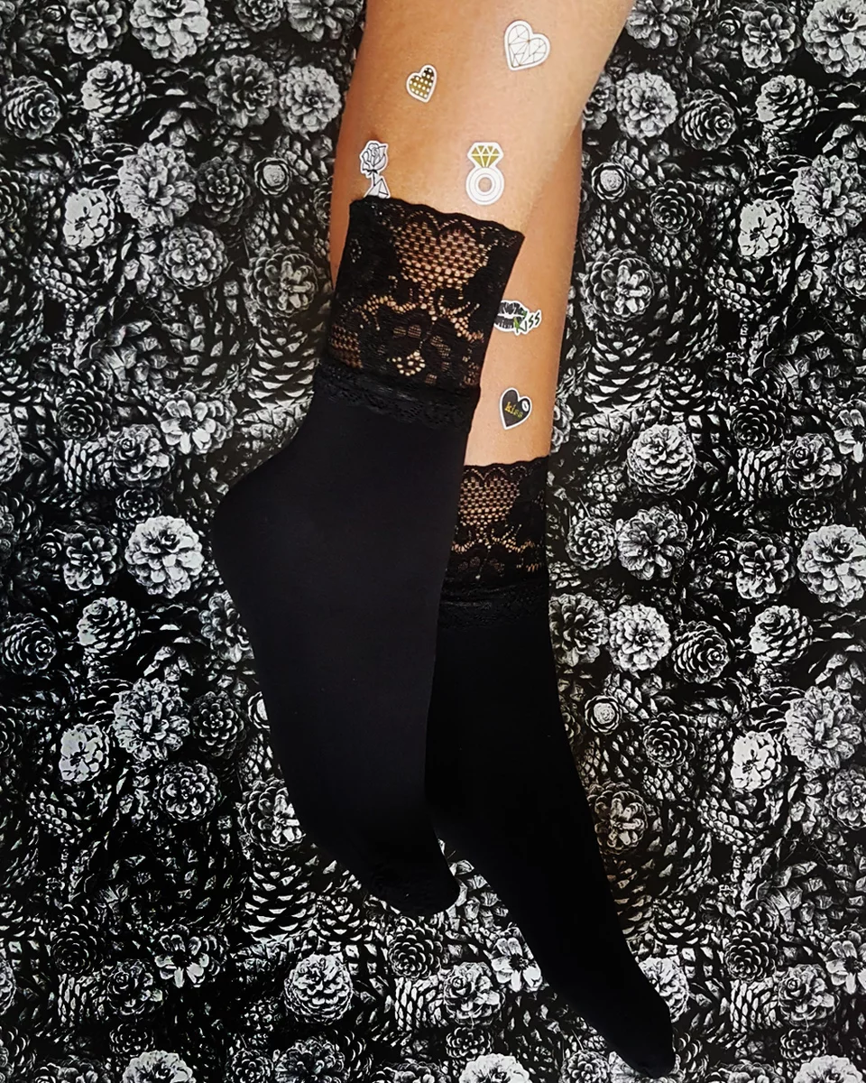 Sklep internetowy NeliNo Skarpetki Rajstopowe z Mikrofibry z Koronką Gabriella Nina Czarne - obrazek 3