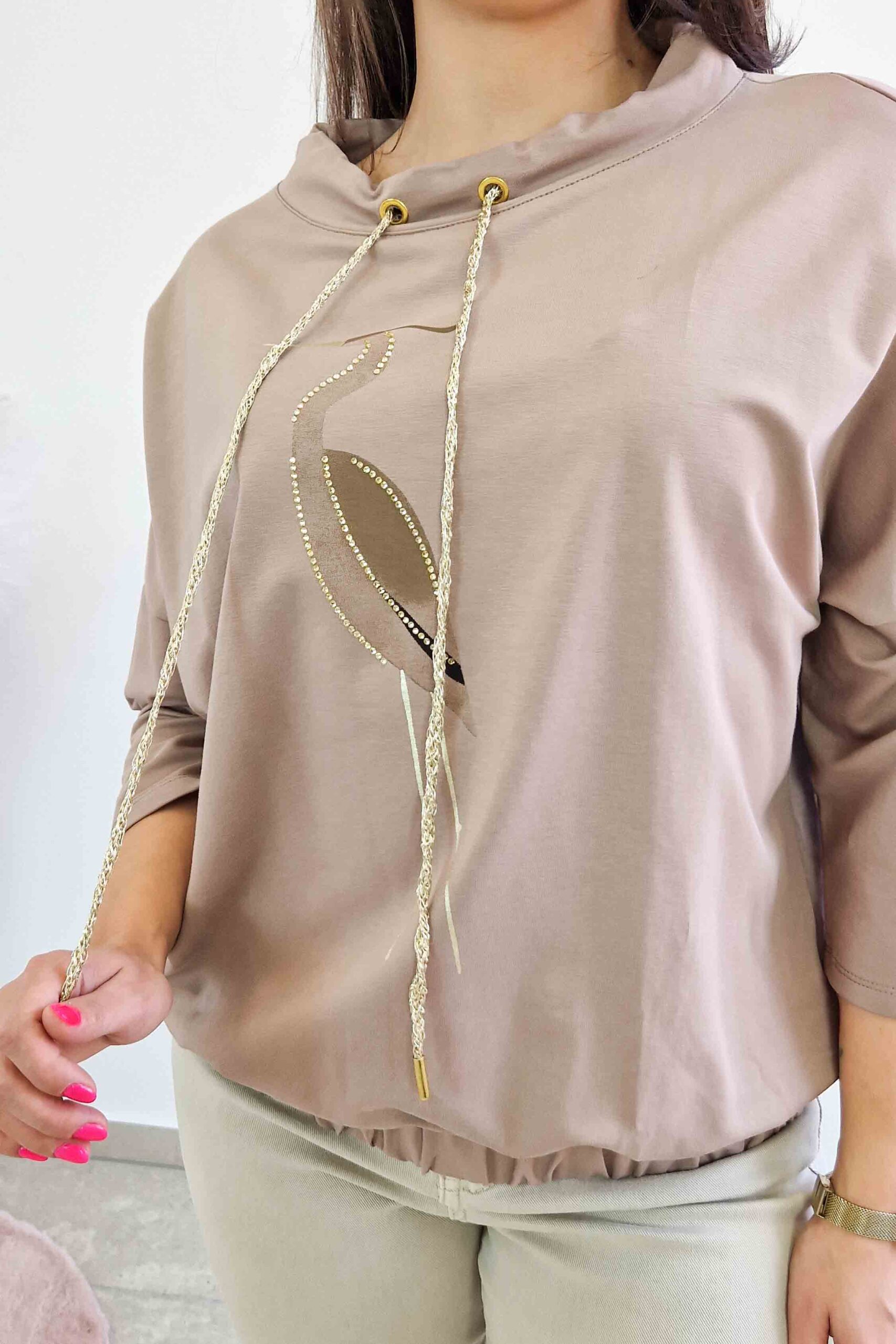 Sklep internetowy NeliNo Bluzka Damska z Czaplą Rękaw 3/4 Beżowa - obrazek 2