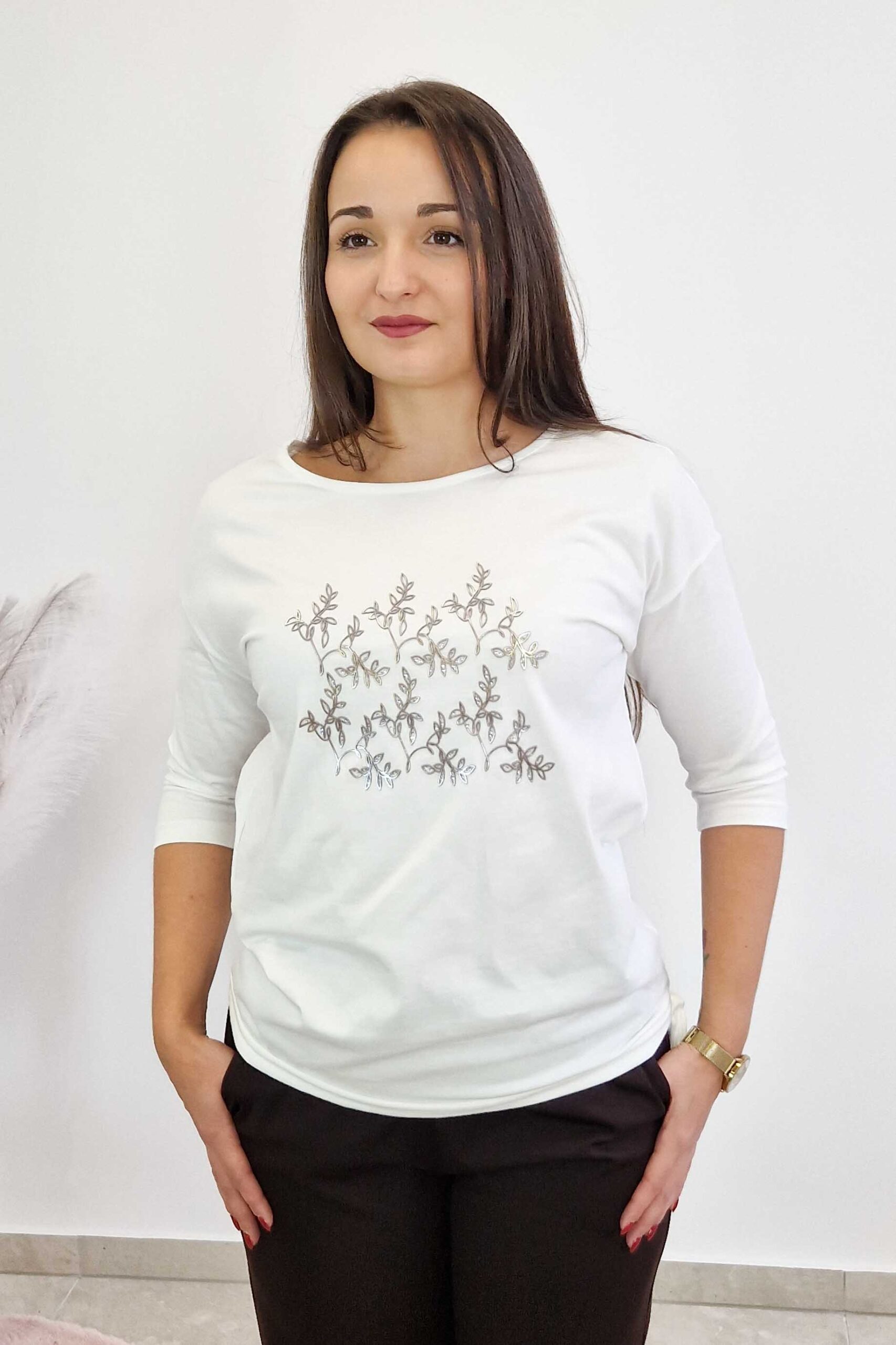 Bluzka Latynka w Kwiaty i Wiązaniem z Boku Biała - obrazek 4