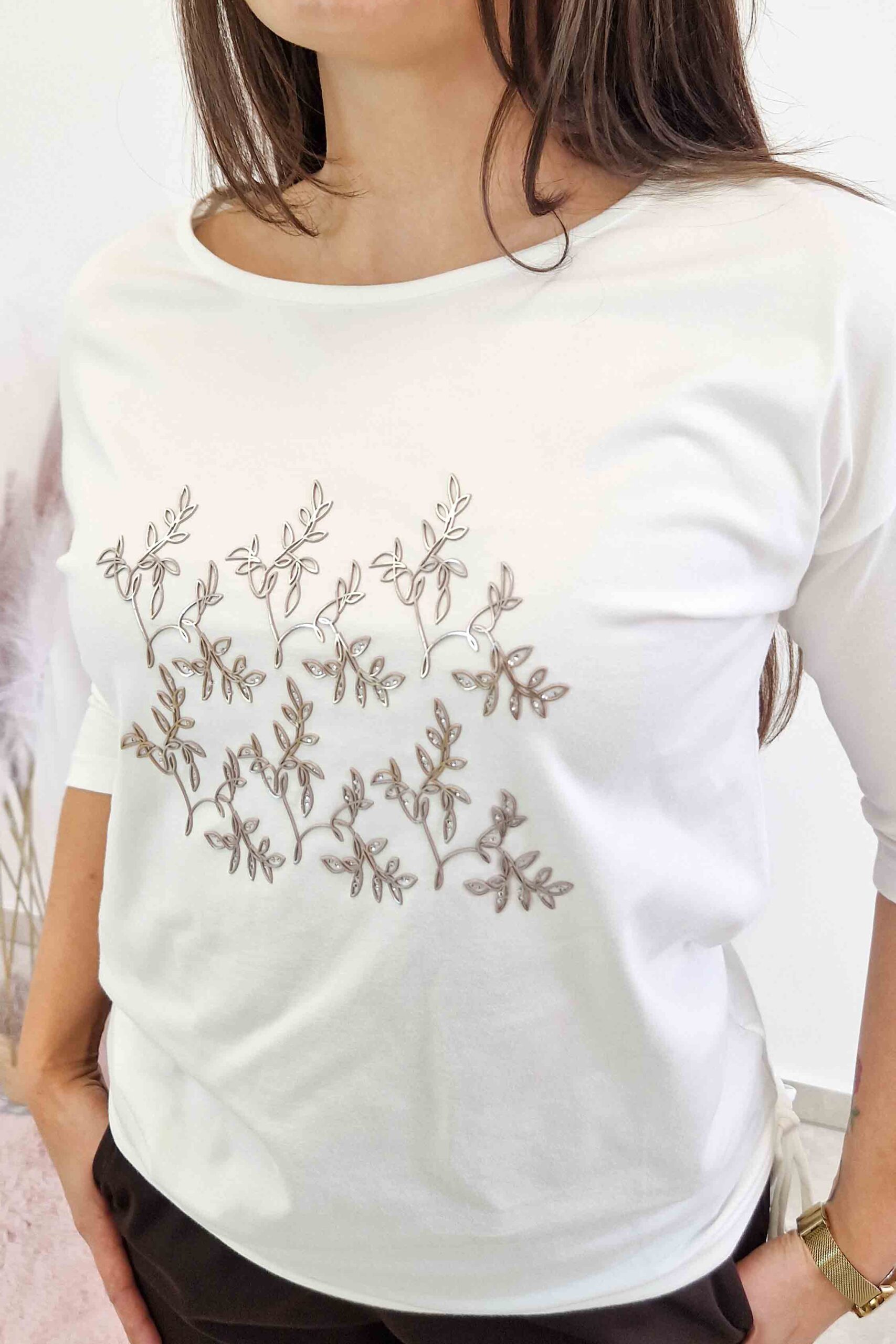 Bluzka Latynka w Kwiaty i Wiązaniem z Boku Biała - obrazek 3