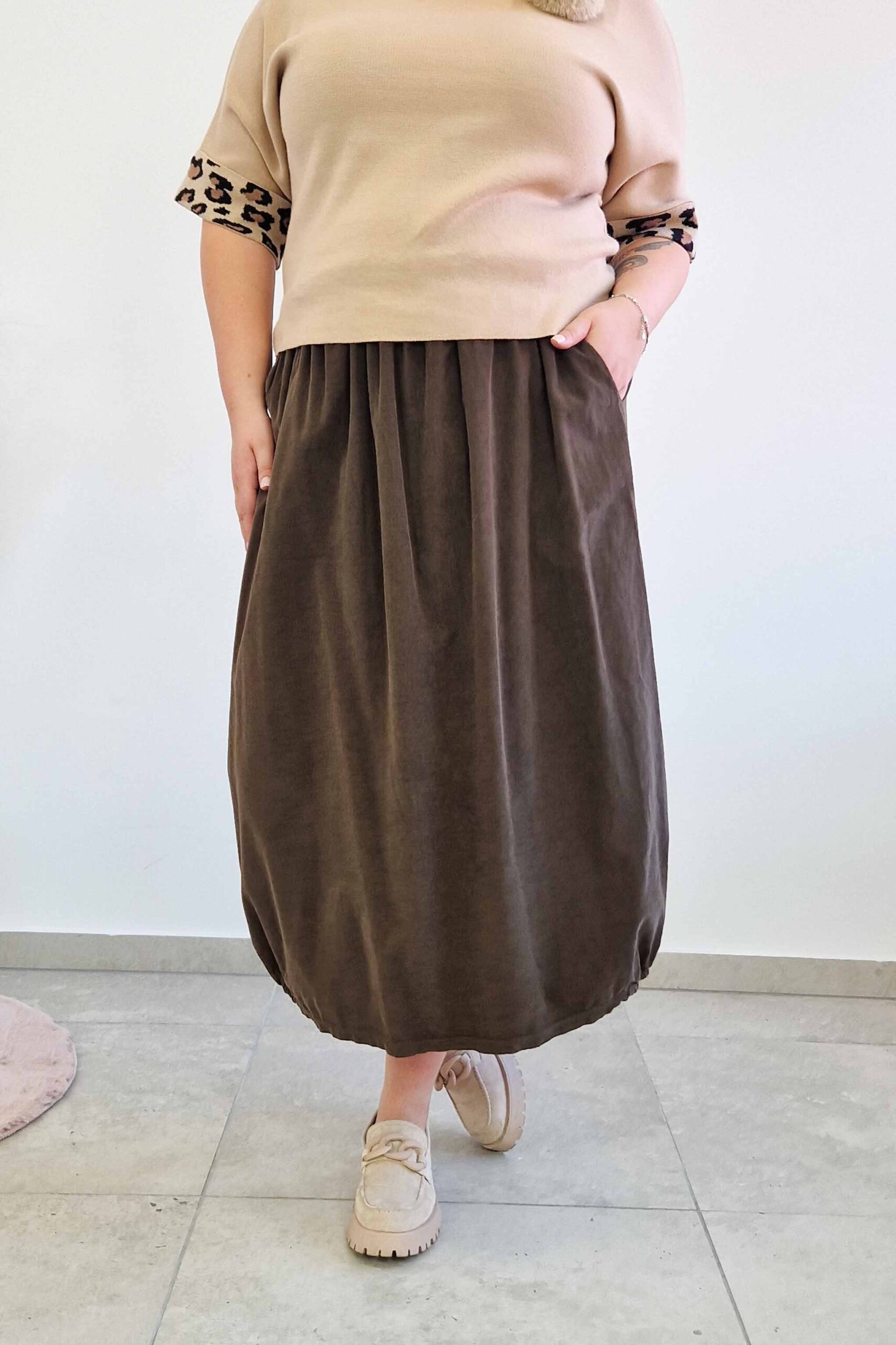 Sklep internetowy NeliNo Spódnica Sztruksowa Damska Bombka Czekoladowa - obrazek 2