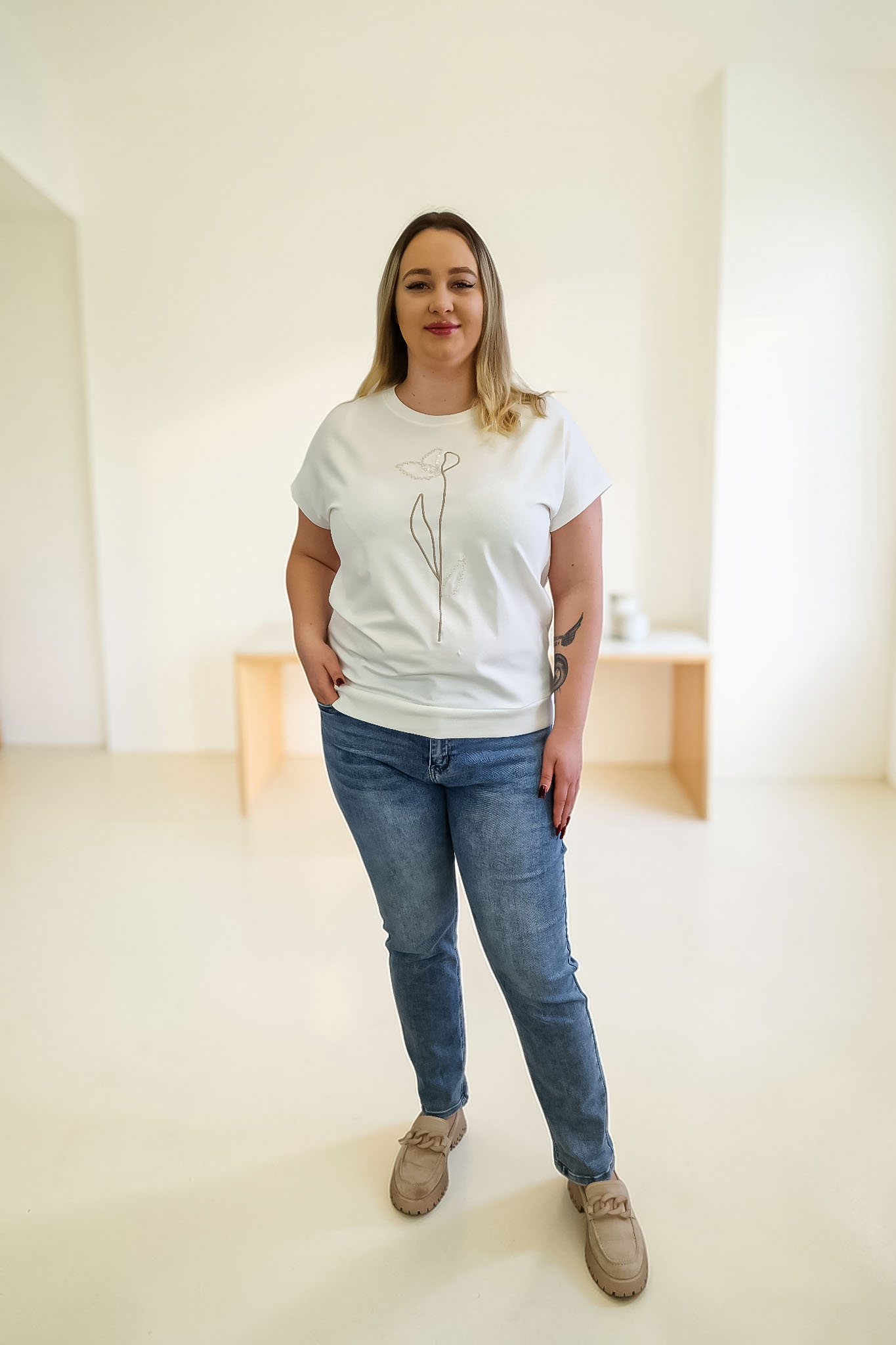 Sklep internetowy NeliNo Bawełniana Bluzka Damska z Nadrukiem Tulipana Biała