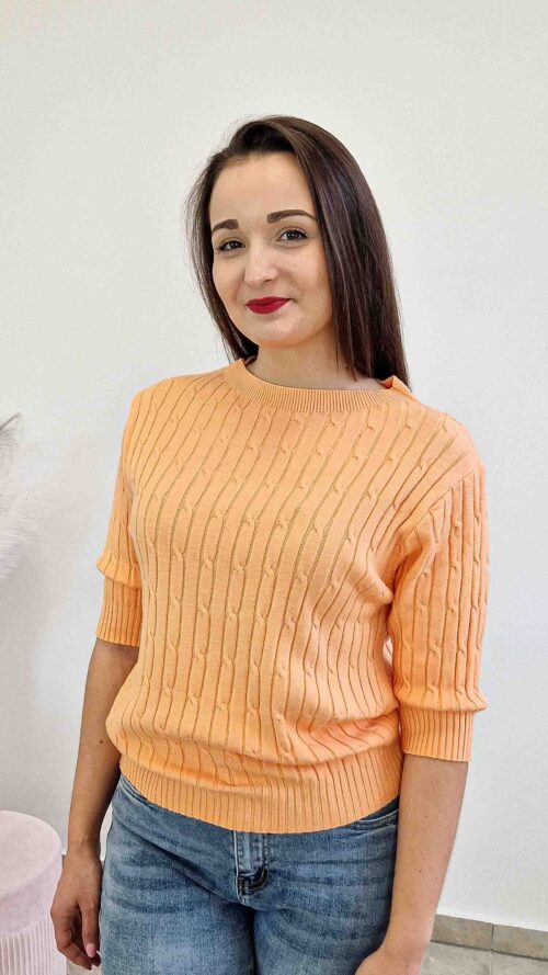 Elegancki Sweter Damski z Wiskozą w Warkocze Brzoskwniowy