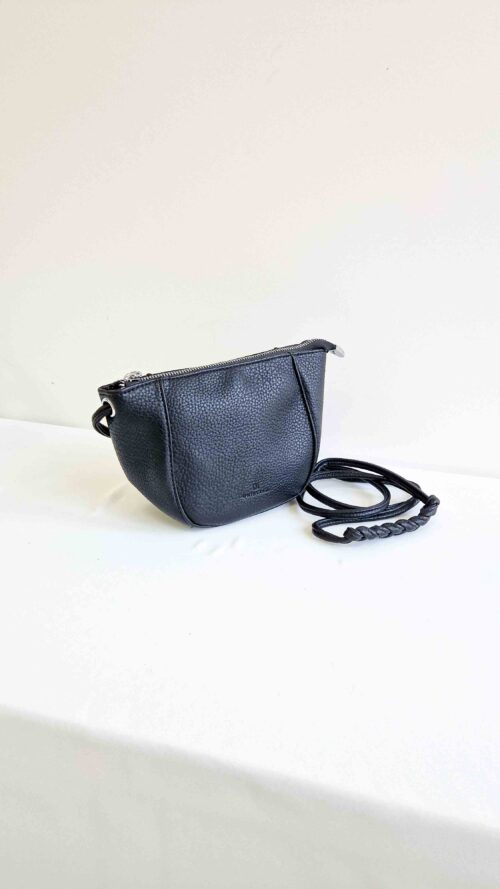 Czarna Mała Torebka Listonoszka z Warkoczem na Pasku