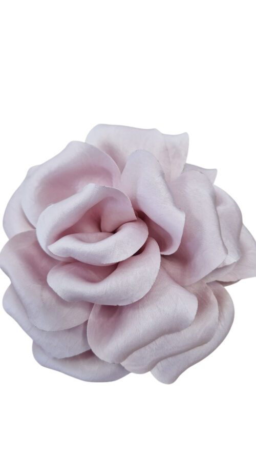 Pudrowo Różowa Broszka Róża z Materiału