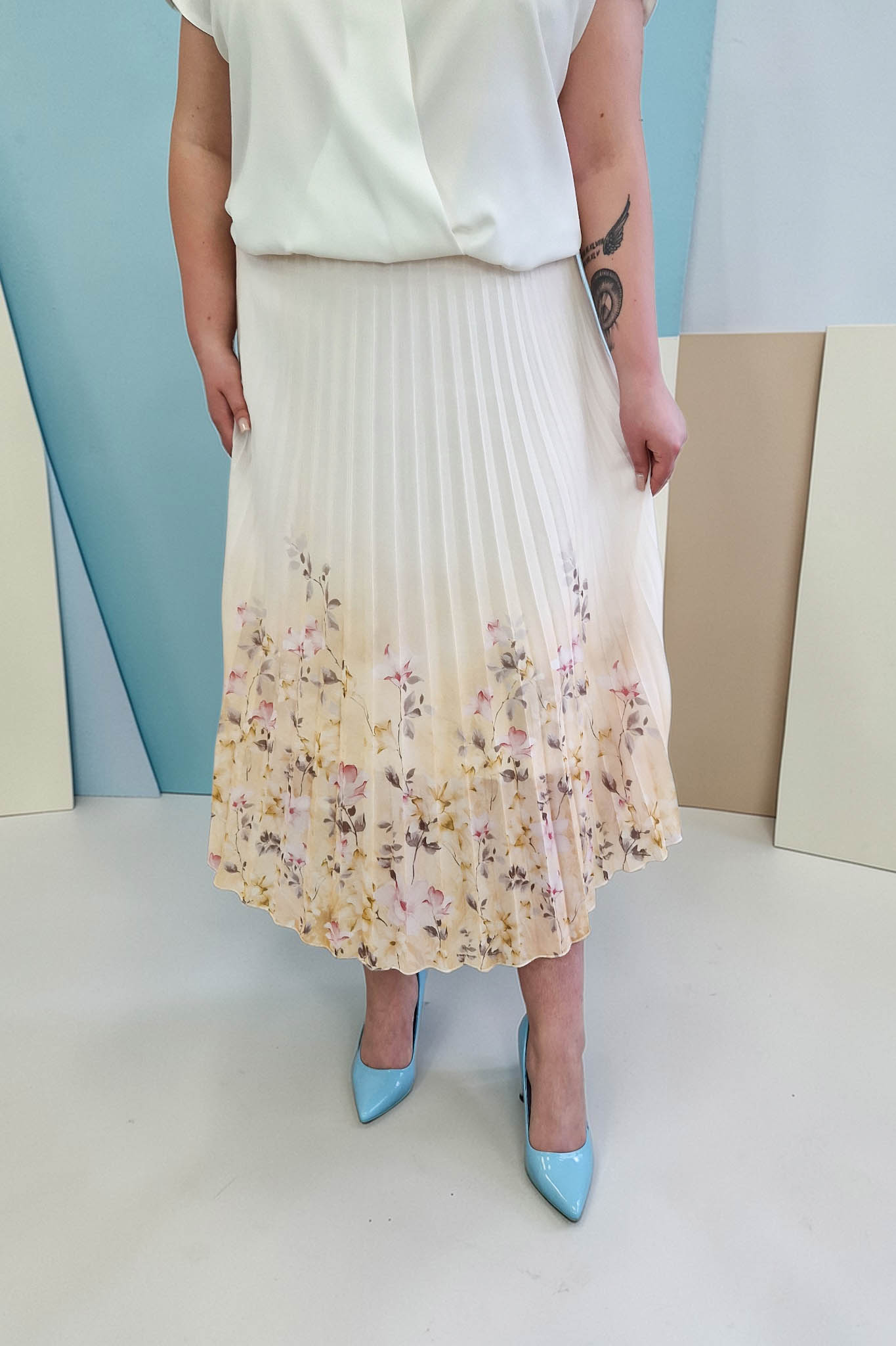 Sklep internetowy NeliNo Plisowana Spódnica Szyfonowa Maxi z Paskiem Żółta