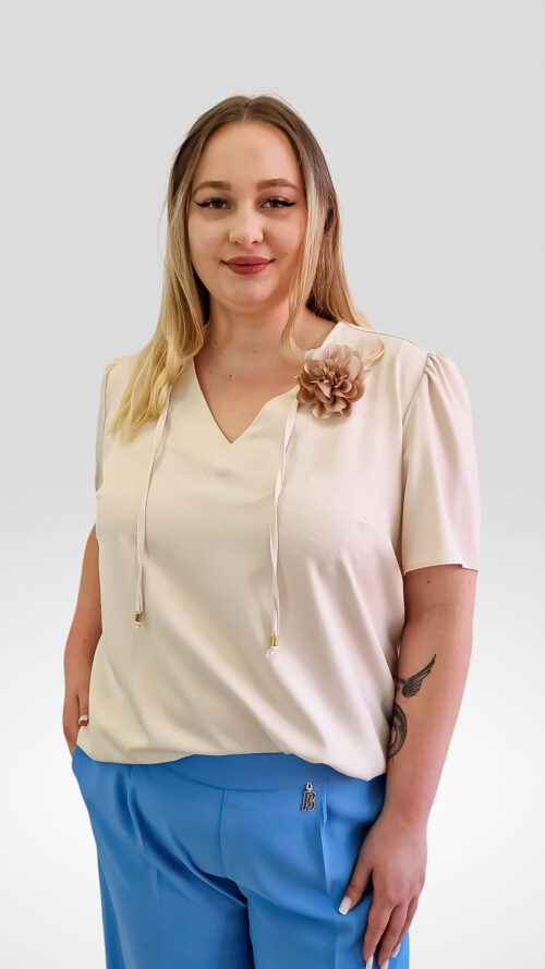Bluzka Damska Dekolt w Szpic i Broszką Kwiat Beżowa