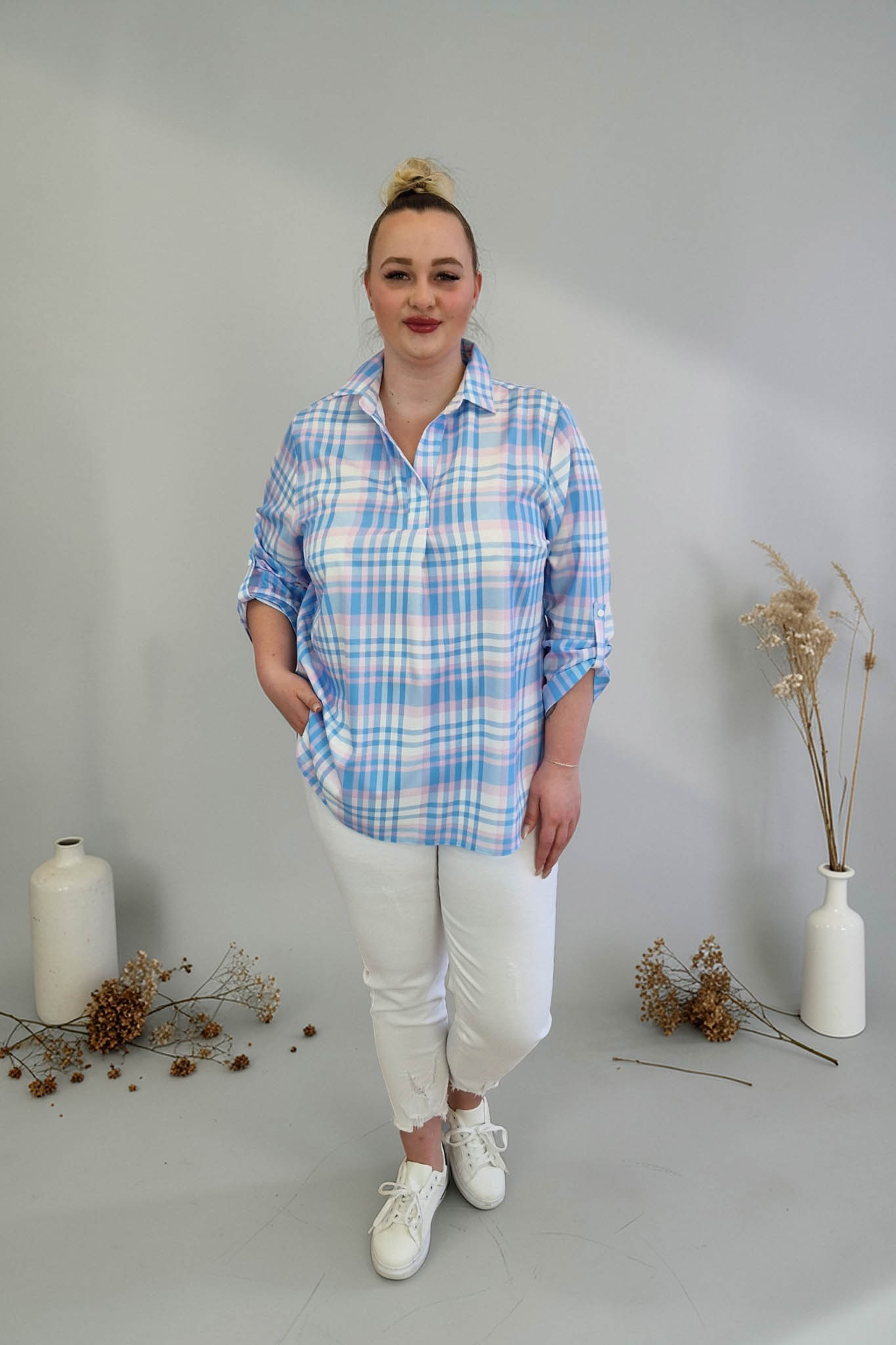 Sklep internetowy NeliNo Bluzka Damska w Kratkę Rękaw 3/4 Niebiesko-Różowa - obrazek 4