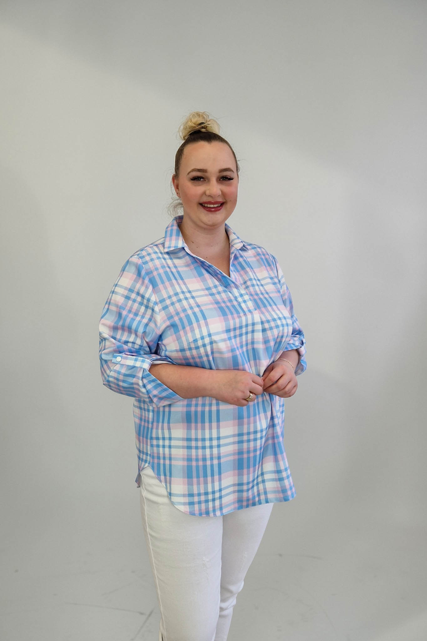 Sklep internetowy NeliNo Bluzka Damska w Kratkę Rękaw 3/4 Niebiesko-Różowa - obrazek 3