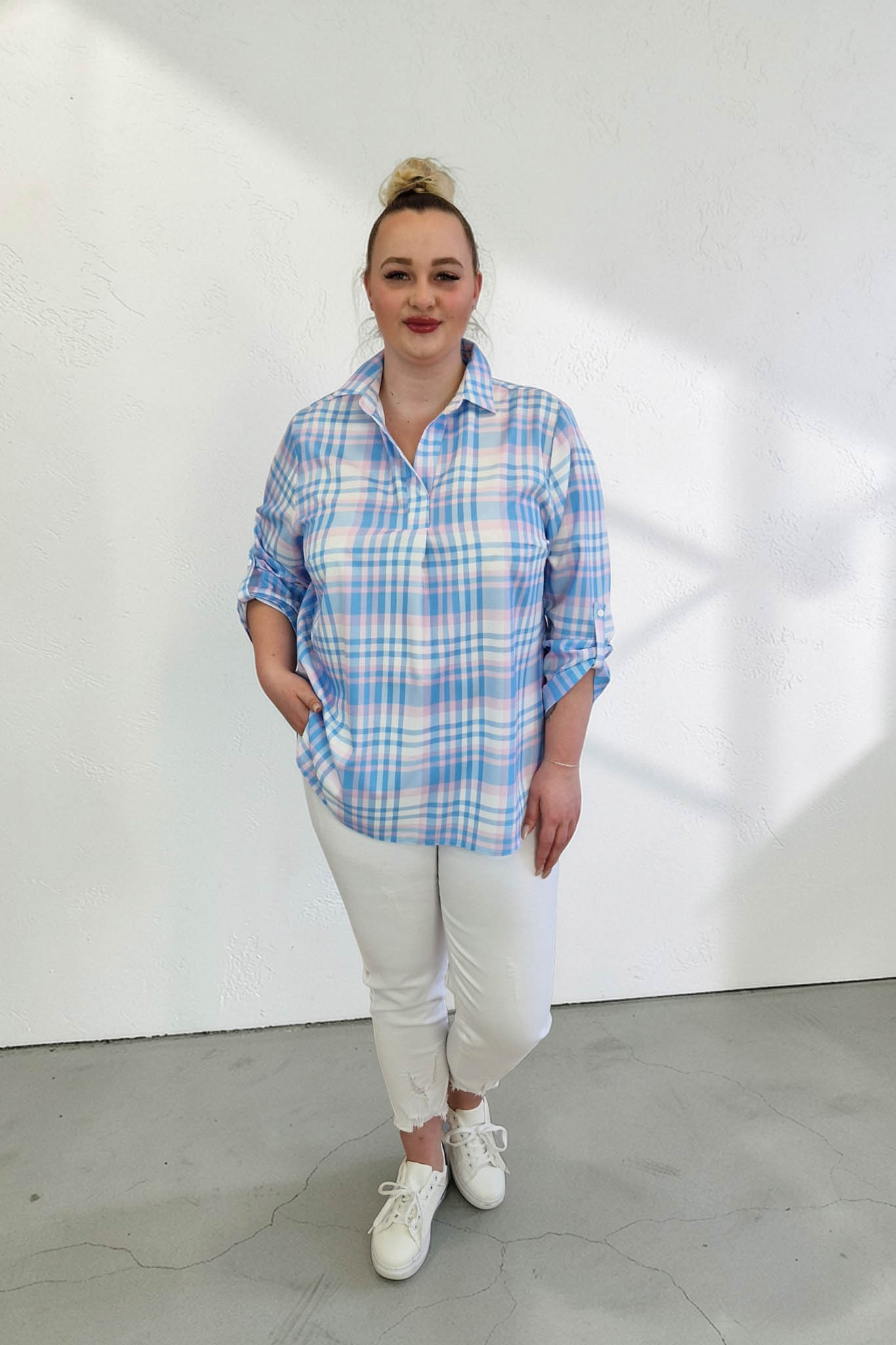 Sklep internetowy NeliNo Bluzka Damska w Kratkę Rękaw 3/4 Niebiesko-Różowa