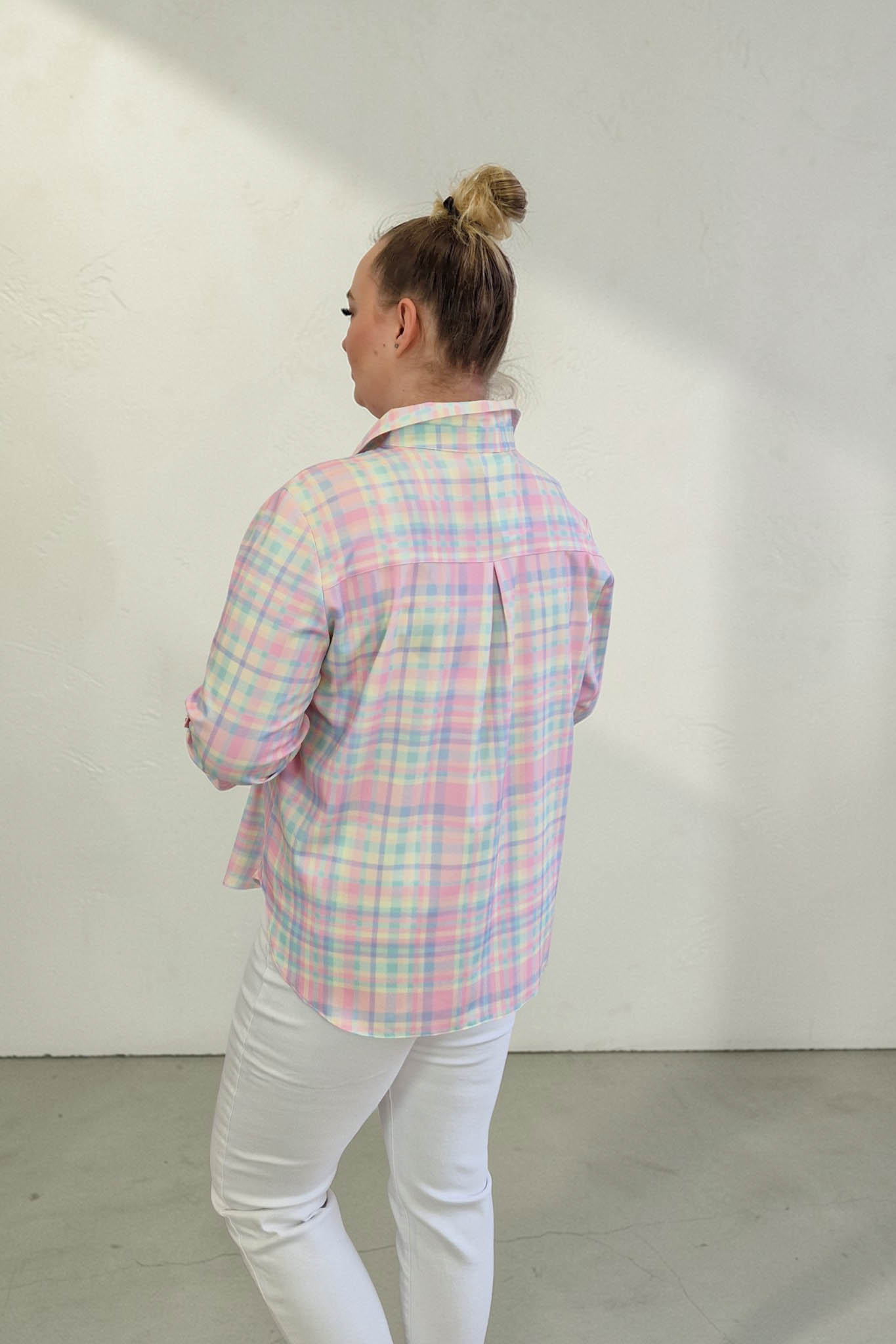 Sklep internetowy NeliNo Bluzka Damska w Kratkę Rękaw 3/4 Różowo-Zielono-Żółta - obrazek 2