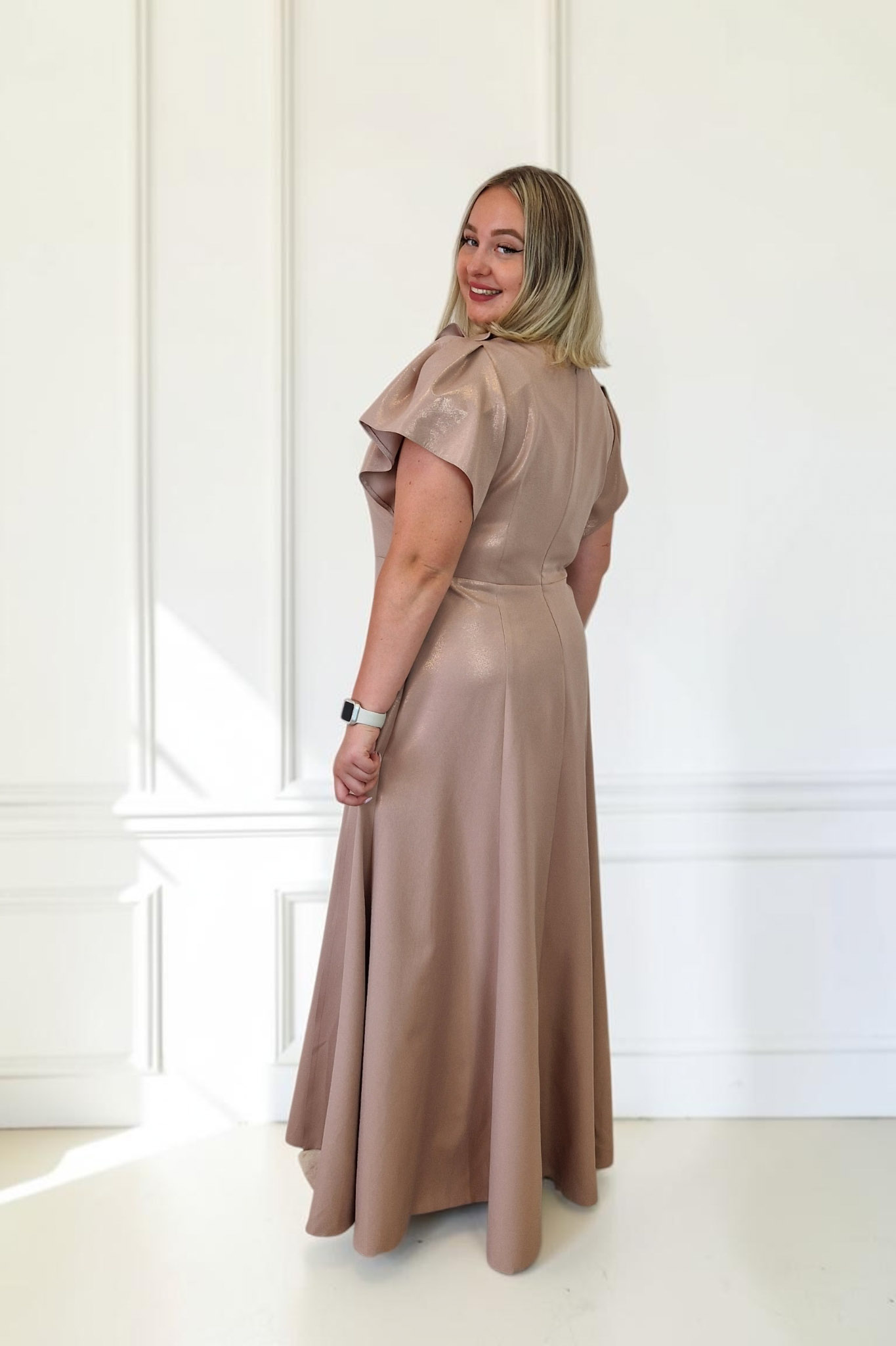 Sklep internetowy NeliNo Elegancka Sukienka Maxi z Połyskiem Róża Fango - obrazek 4