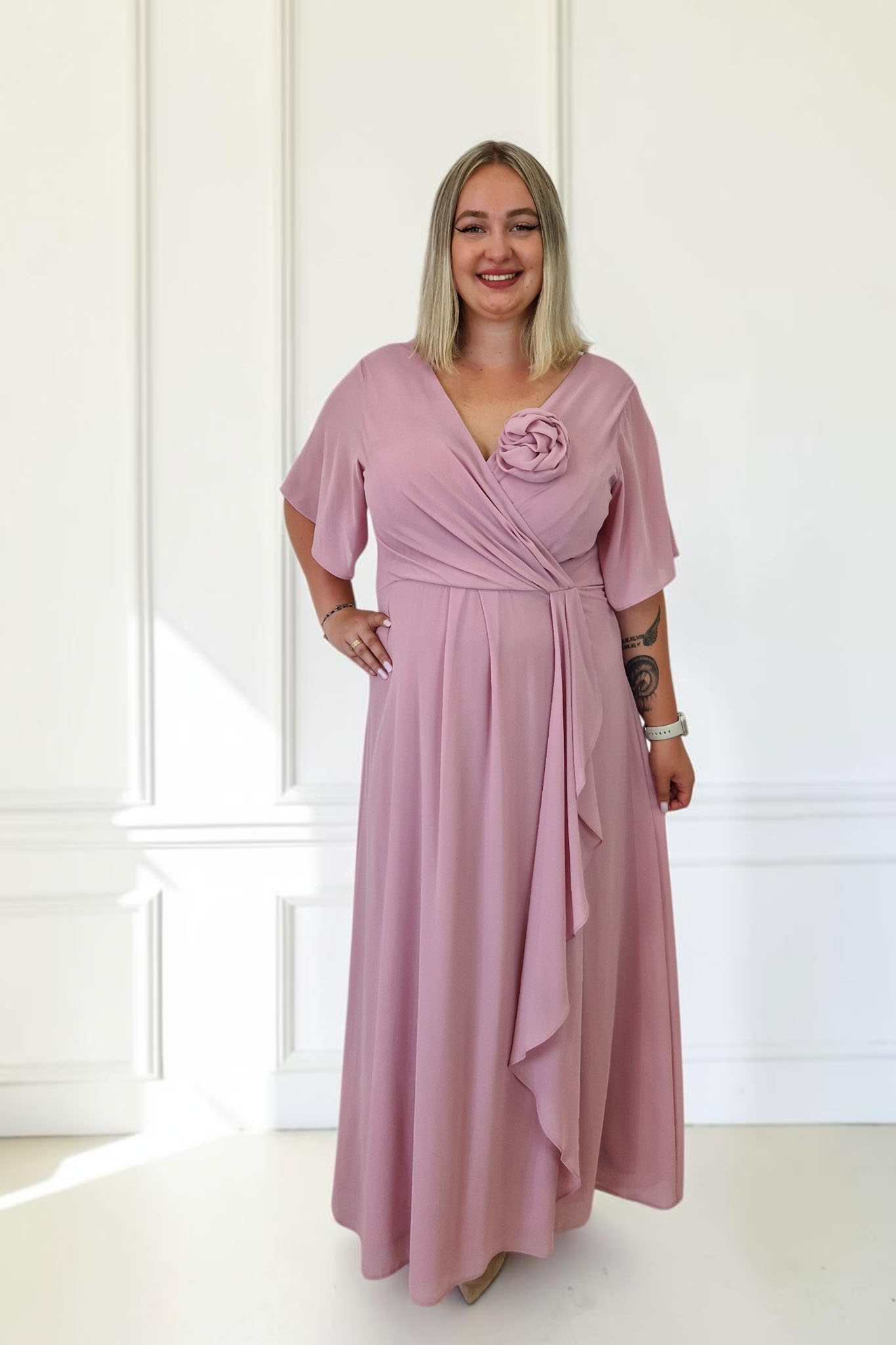 Sklep internetowy NeliNo Elegancka Sukienka Szyfonowa Maxi Brudny Róż - obrazek 2