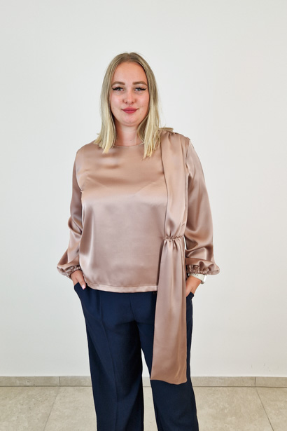 Elegancka Bluzka Satynowa z Długim Rękawem Beż